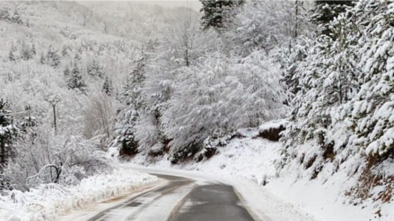 Në këto akse të qarkut Korçë rekomandohet lëvizja e mjeteve më zinxhir