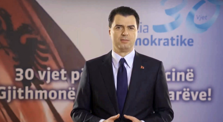 Basha publikon grafikun: Shqipëria në varfëri të plotë, Rama dhe ministrat e tij shumëfishojnë pasurinë