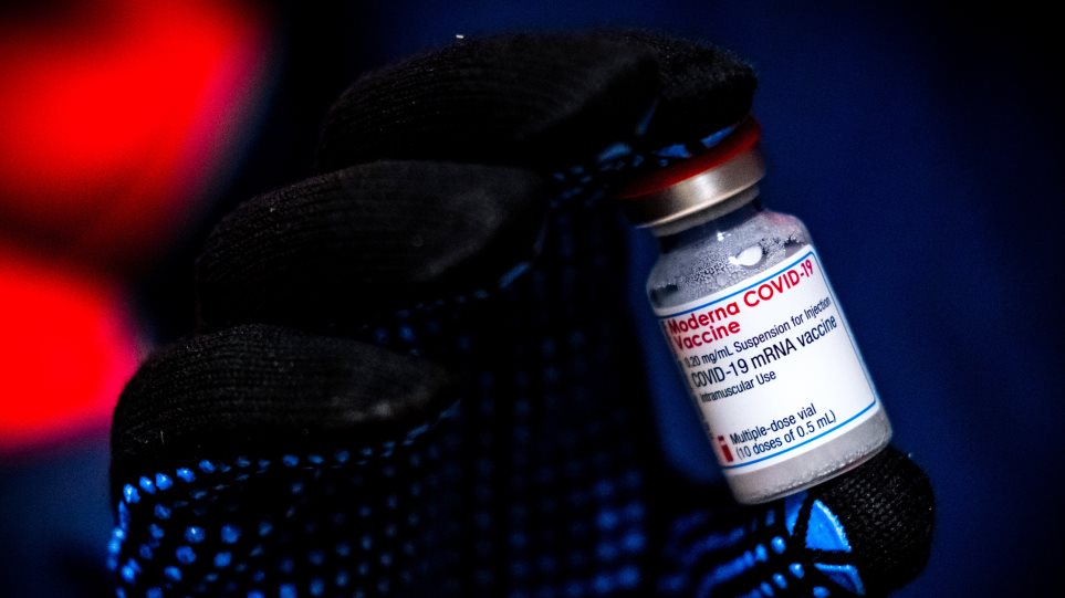 Moderna: Vaksina kundër koronavirusit mbron për të paktën një vit