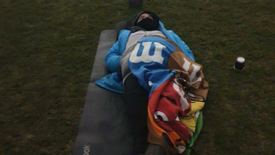 Mrekullia e skuadrës së kategorisë së 6-të/ Punëtori fjeti në fushë për të eliminuar Runin