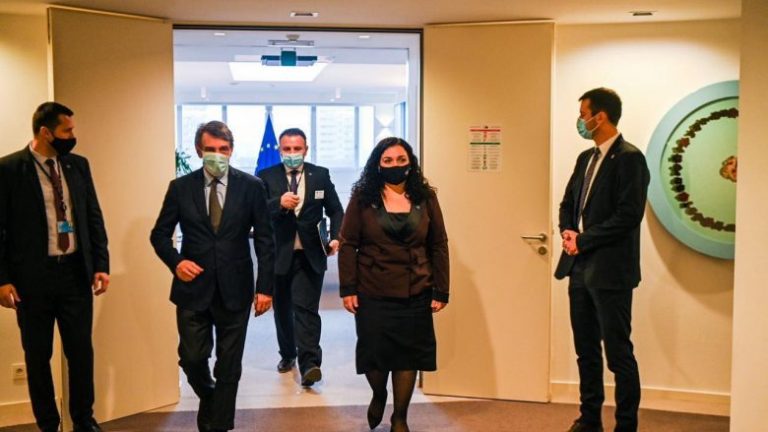 Osmani kërkesë Sassolit: Të jeni i zëshëm ndaj 5 shteteve të BE-së që nuk e kanë njohur Kosovën