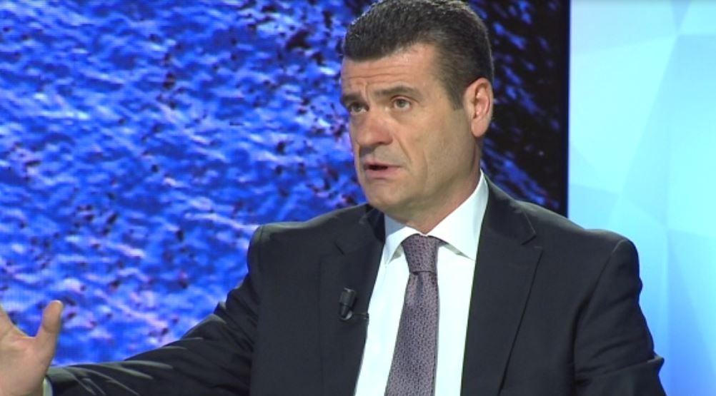 Patozi e Topalli kanë qasje të ndryshme për Lulzim Bashën/ Ja ku ndryshojnë dy ish-nënkryetarët e PD-së