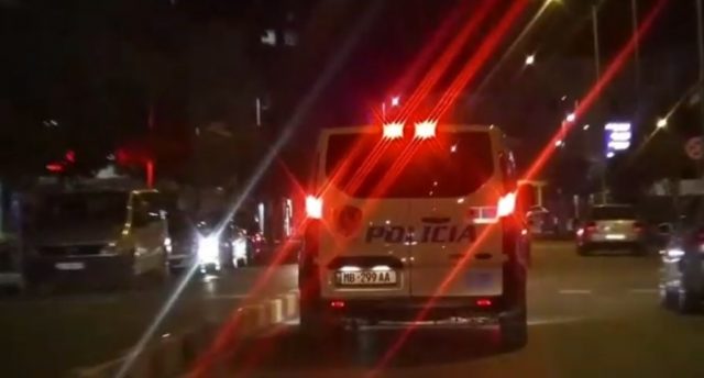 Sherri mes dy të rinjve u shoqërua me të shtëna, policia shpall në kërkim 20-vjeçarin