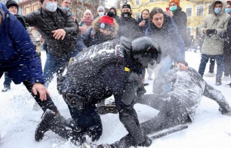 Mbi 2 mijë protestues të arrestuar në Rusi, mes tyre edhe bashkëshortja e opozitarit Alexei Navalnyt