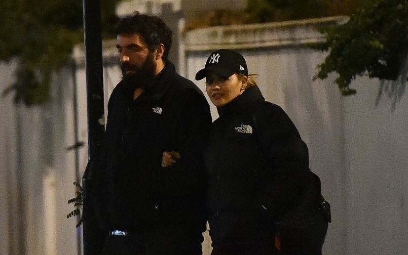 Rita Ora dhe Romain Gavras po kalojnë një krizë në çift