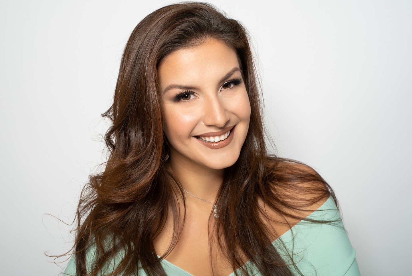 A do të kandidojë moderatorja Floriana Garo në listën e Durrësit? Dy muaj më parë shprehu dëshirën e saj të zjarrtë