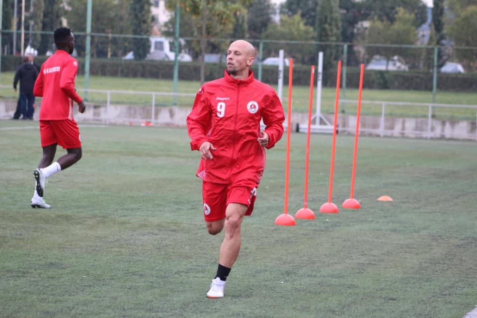 Teuta dhe Kastrioti pranë shkëmbimit të dy futbollistëve të njohur