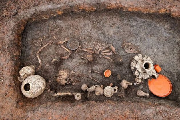 Zbulohet një varr 2 000-vjeçar në Francë