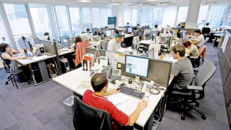 Qeveria shpall mbi 700 vende të lira pune në administratë