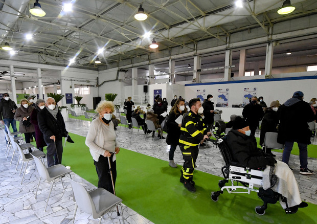 Itali, rritet numri i rasteve me COVID-19, humbin jetën 336 persona