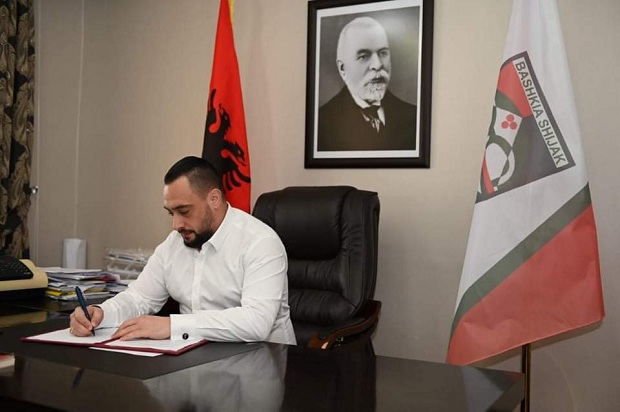 Kryebashkiaku Arbana aplikon “demokracinë e drejtpërdrejtë” në bashkinë e Shijakut