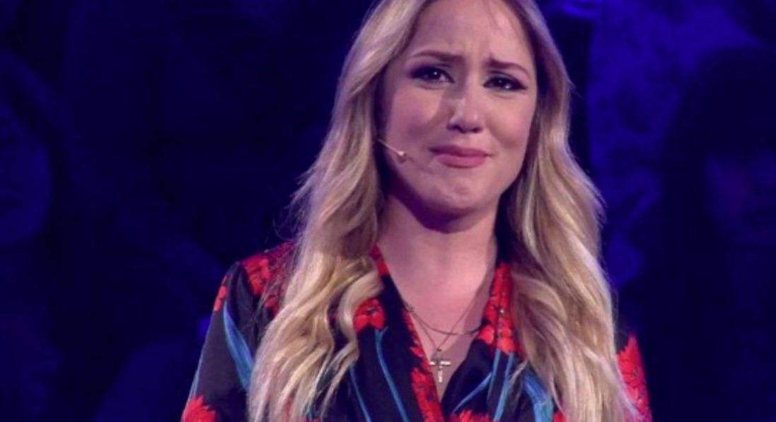 “Ma puth fort nanën!” Arbana Osmani humb njeriun e shtrenjtë!