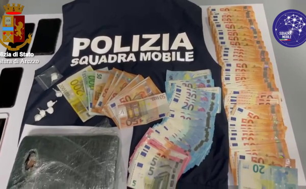 Arrestohen 2 shqiptarë në Itali, kishin fshehur 100 mijë euro kokainë në trungun e një peme