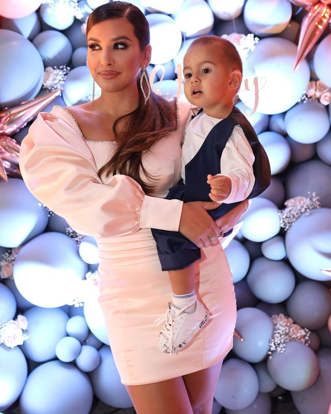 Nga lindja tek hapat e parë, Elita na i shkriu zemrat me super dedikimin për ditëlindjen e Zërit