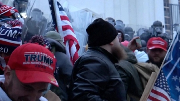 Administrata e Presidentit Biden, hedh hapa për shmangien e dhunës e ekstremizmit të brendshëm