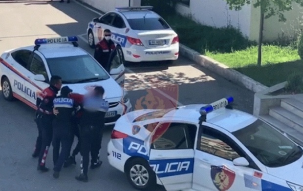 Aksidenton këmbësorin, arrestohet shoferi 28-vjeçari