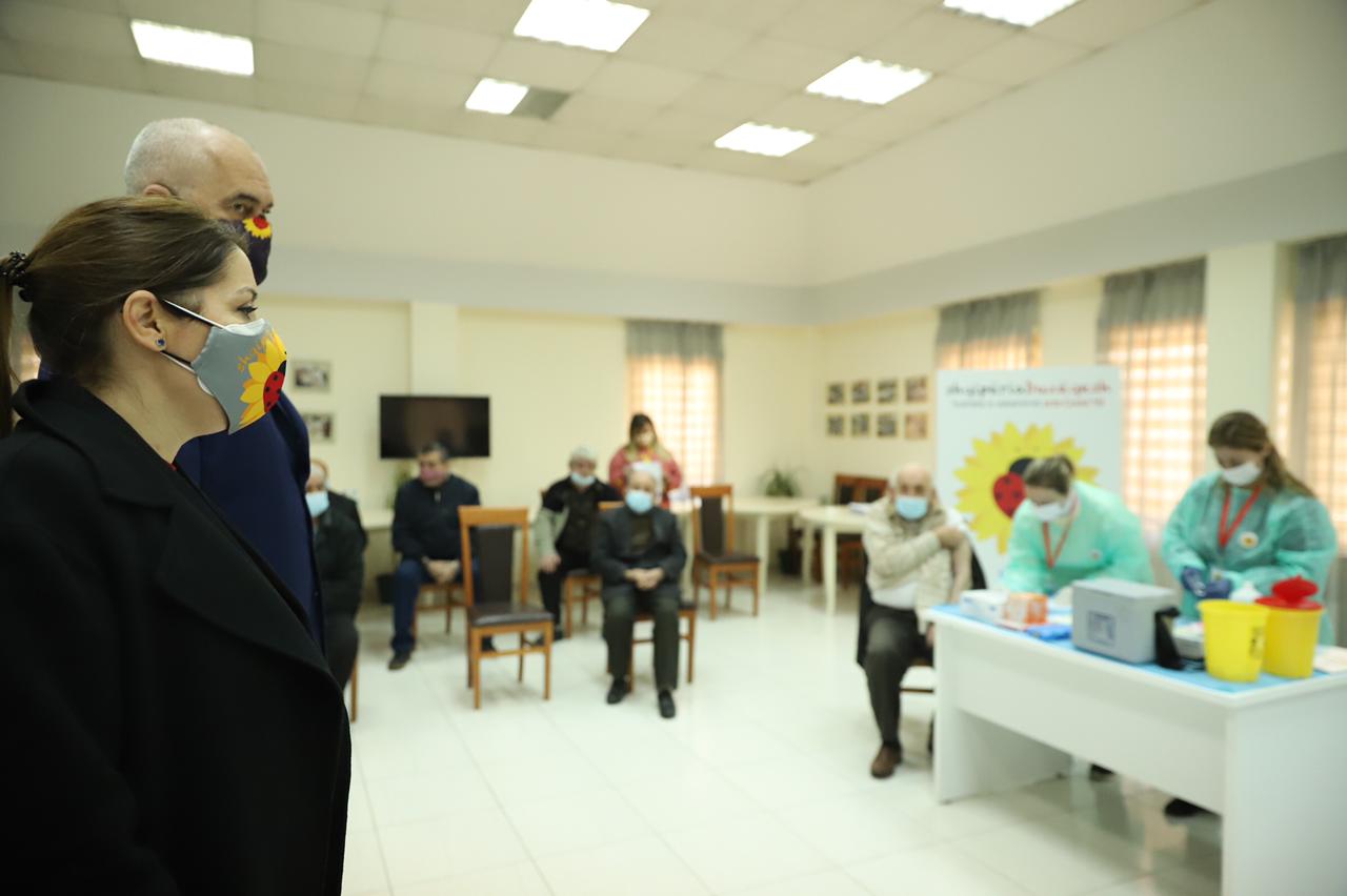 Manastirliu: Do të vijojmë vaksinimin edhe me të moshuarit mbi 80 vjeç