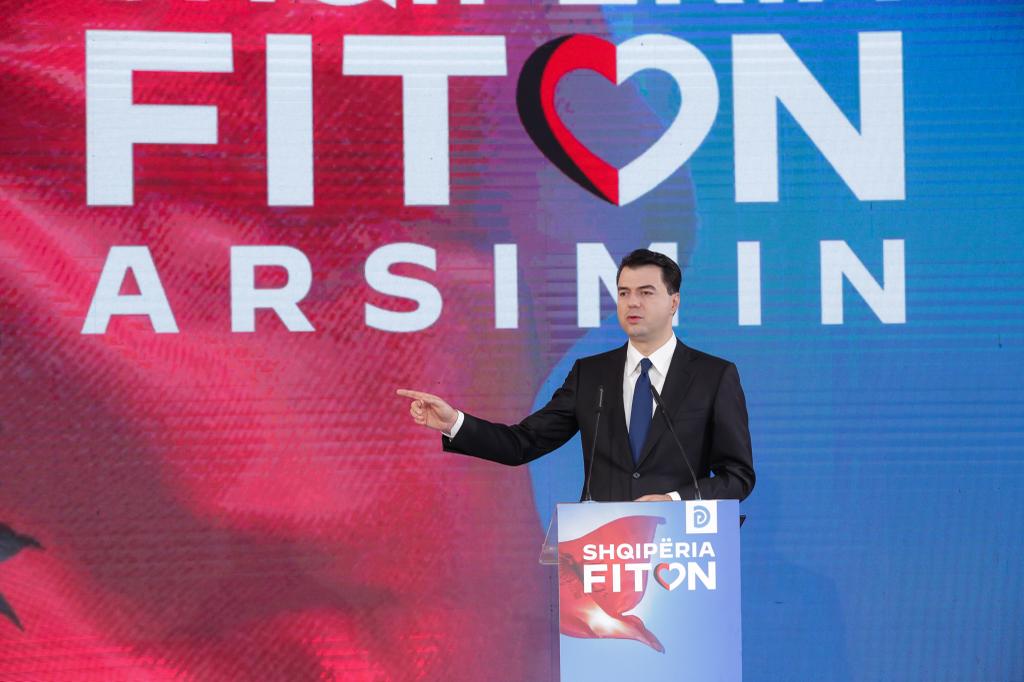 Basha prezanton programin për arsimin: Do ofrojmë kurse pa pagesë në 5 gjuhë të huaja, rritje e pagave me 60% për mësuesit