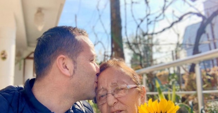 Ndahet nga jeta nëna e këshilltarit të Metës, prej javësh ishte e infektuar me Covid-19