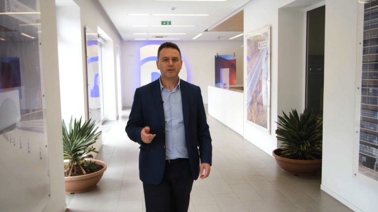 Ke shpenzuar para për Covid-in? Eksperti i PD: Faturat e ekzaminimeve në privat do i paguajnë sigurimet shëndetësore