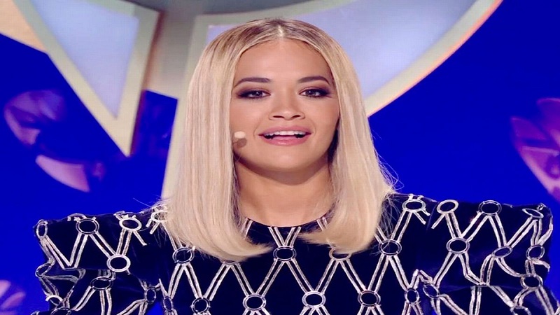 Shkeli masat antiCovid, Rita Ora Përjashtohet nga juria e “The Masked Singer”