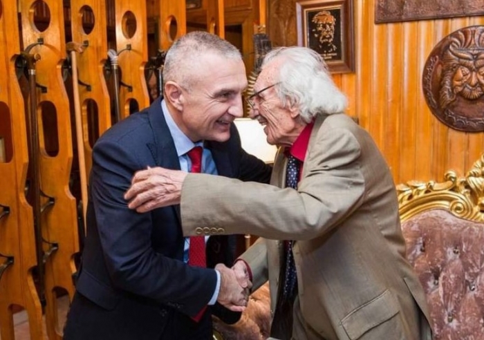 4 vite pa Dritëro Agollin, Meta kujton shkrimtarin e madh: Dritëron përjetë në çdo varg!