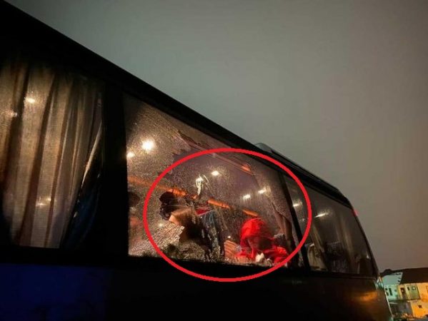 Sulmohet me gurë autobusi me turistë kosovarë në Mal të Zi