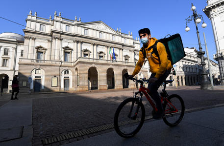 Rriten rastet e reja me Covid-19 në Itali, shifra më të ulta vdekjesh