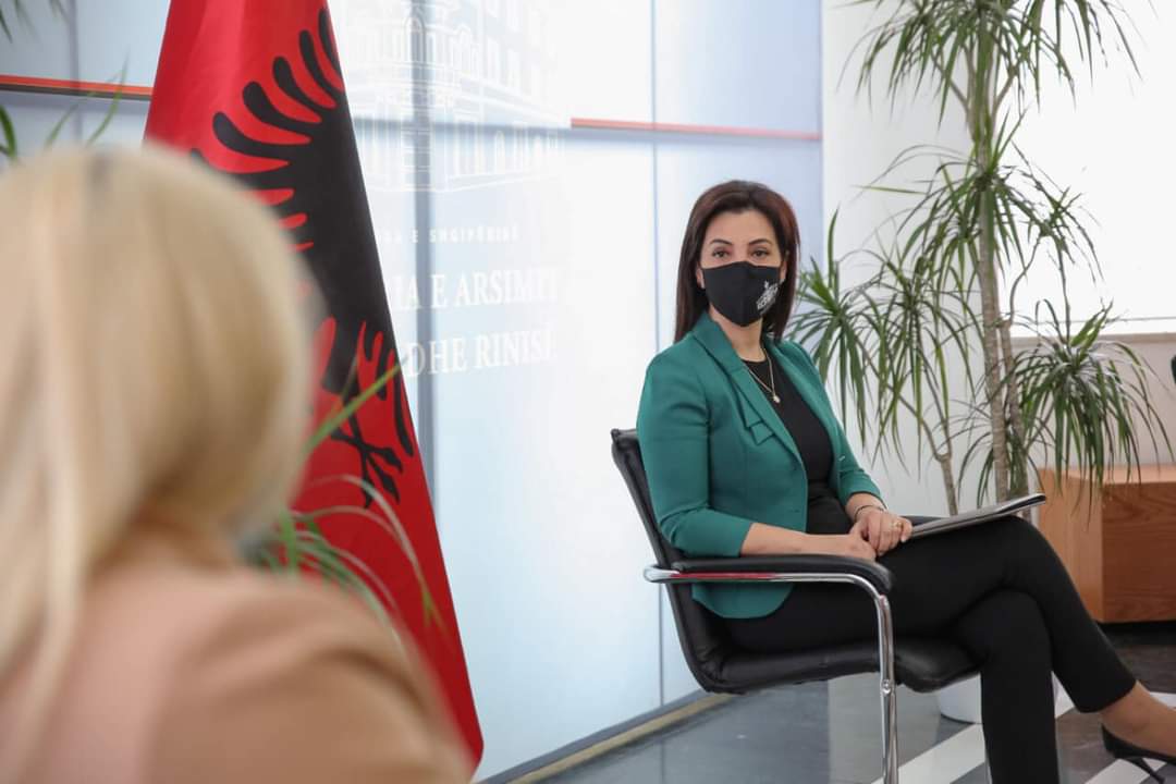 Kushi: 710 studentë të punësuar në administratë falë Paktit për Universitetin