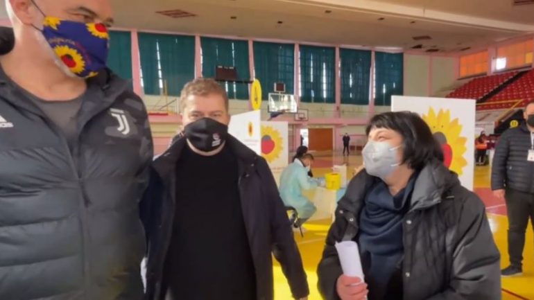 Pas vaksinimit në Shkodër e Vlorë, Bino tregon si do të vijojë plani në qytetet e tjera