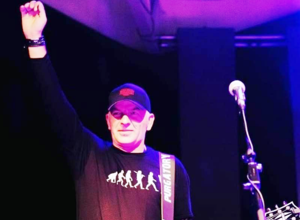 Arti shqiptar në zi, ndahet nga jeta kitaristi i grupit të njohur