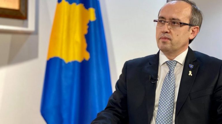 Hoti sulmon Vetëvendosjen: Nuk do t’ia japim shansin më që të udhëheqin