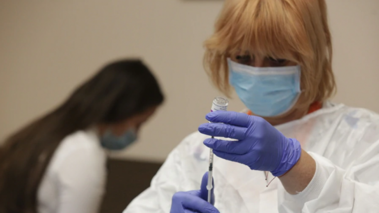 AstraZeneca përballet me vështirësi në furnizimin e BE-së me vaksina