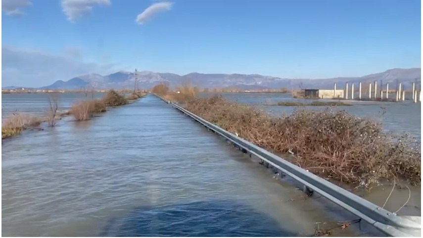 1900 hektarë nën ujë në Shkodër, 9 banesa të përmbytura
