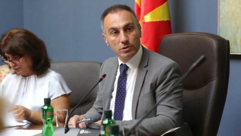 Maqedonia e Veriut tërheq nga procesi mësimor librat që fyejnë shqiptarët