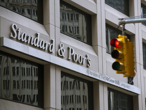 Standard &#038; Poor’s konfirmon vlerësimin në “B+” dhe perspektivën “e qëndrueshme” për Shqipërinë