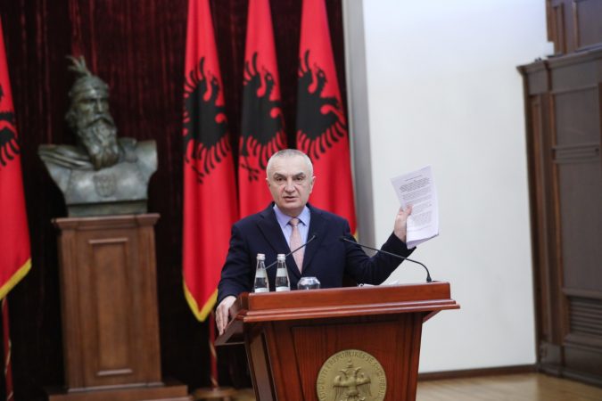 Meta jep arsyet e kthimit të ligjit për aeroportin e Rinasit: Pas 25 prillit vendi kthehet në “shina”