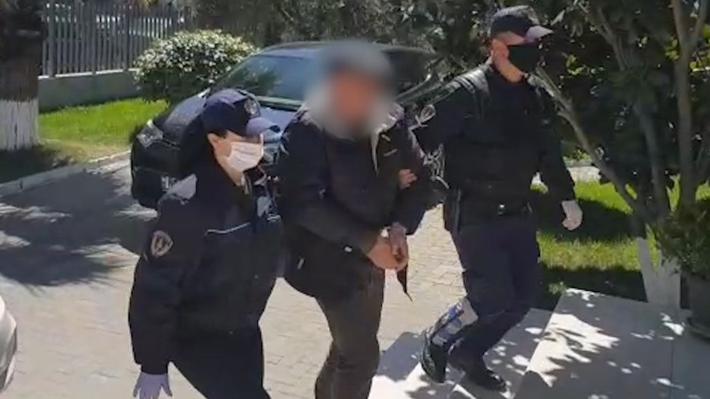 Arrestohen në flagrancë dy persona në Durrës