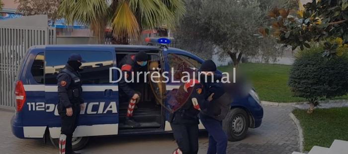 Jeta e luksit dhe fotot me familjarët që tradhtuan trafikantin nga Durrësi, ekstradohet drejt Italisë