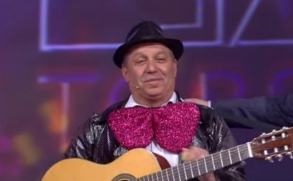 Koronavirusi i merr jetën këngëtarit të serenatave