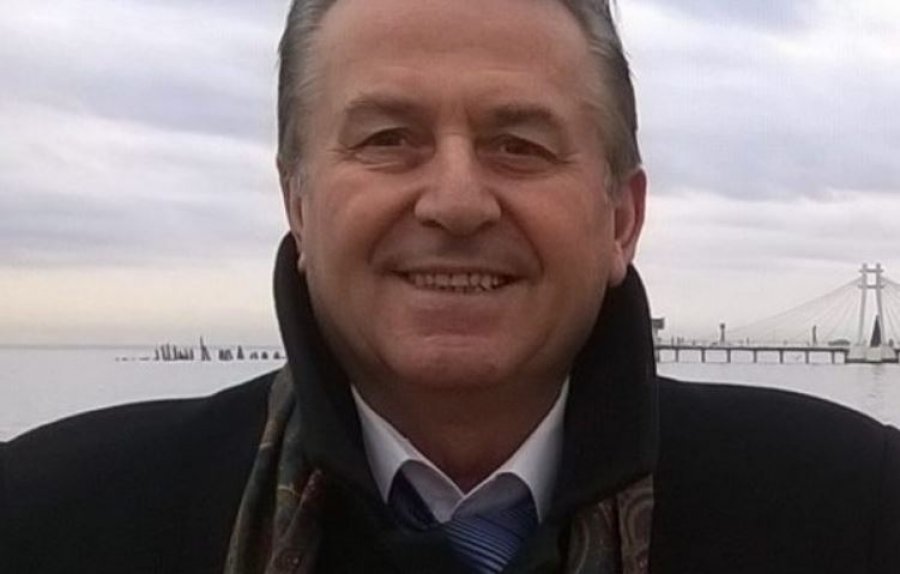 “Lamtumirë miku im!” Gazetari ndërron jetë në moshën 67-vjeçare