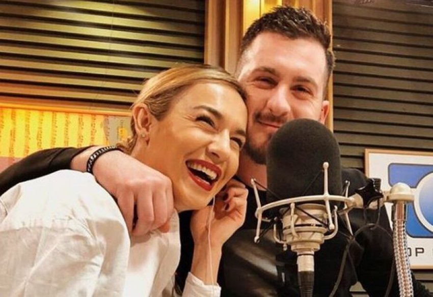 Ori Nebijaj mposht Covid-19, Isli mban premtimin dhe i dërgon byrekun në emision (FOTO)