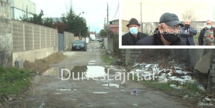 &#8220;Na premtojnë vetëm për zgjedhje&#8221;, banorët në Durrës në protestë: S&#8217;kemi rrugë, as ndriçim dhe as gjelbërim (VIDEO)