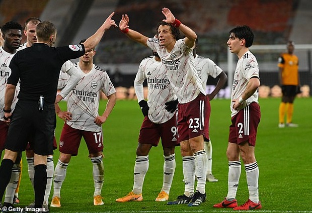 David Luiz katastrofë, 6 penallti dhe 3 kartonë të kuq, askush si ai