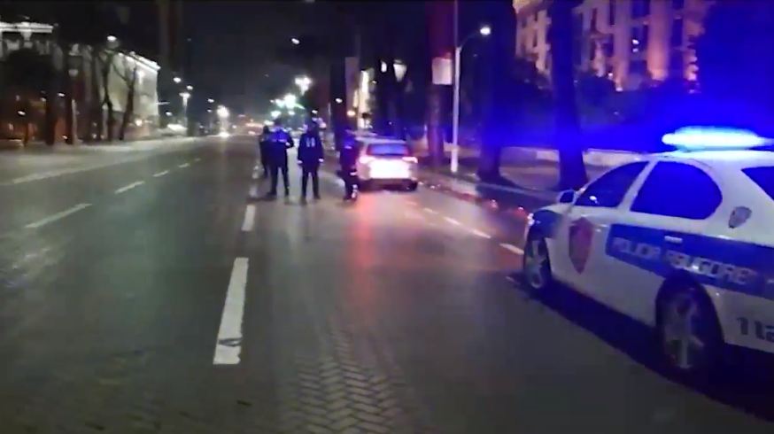 Djali i ish-kryeministrit gjobitet se shkeli orën policore: Dola se më kishte mbaruar letra higjienike