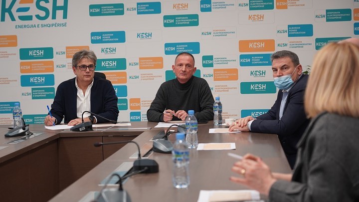 Kreu i KESH: Ndalen shkarkimet në hidrocentralin e Vaut të Dejës
