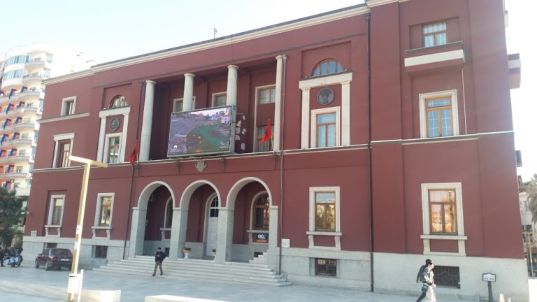 LISTA/ Rindërtimi i dy pallateve të para në Durrës, familjet që do të përfitojnë