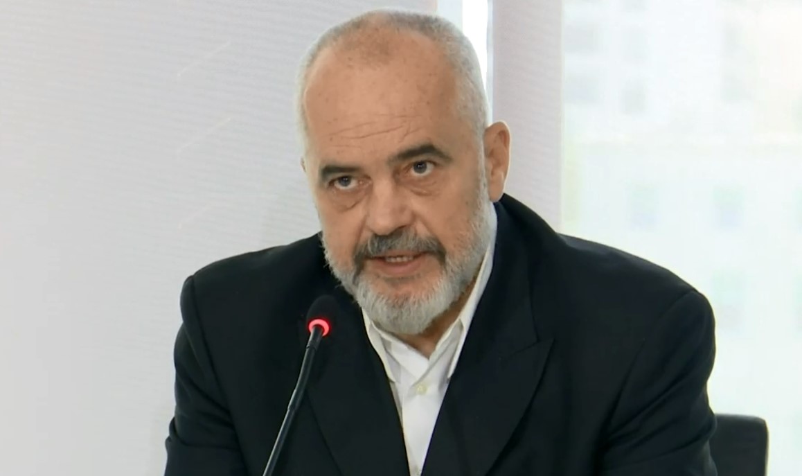 “Zgjidhni të qani ose të qeshni”, Rama ironizon premtimin e Bashës