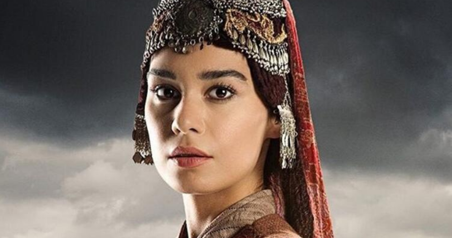 Këngëtari me origjinë shqiptare martohet për herë të dytë me aktoren e serialit “Ertugrul”