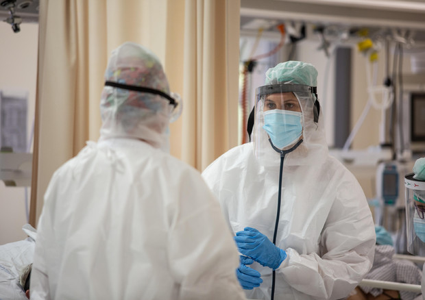 Itali, mbi 13 mijë infektime dhe 422 të vdekur nga Covid-19